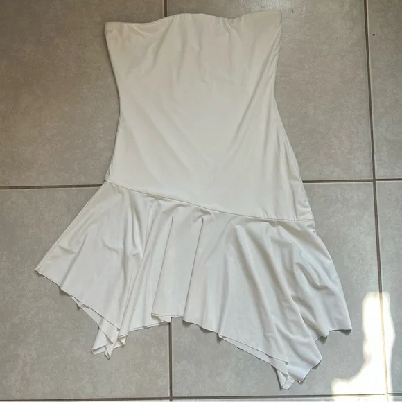 Princess Polly Mini Dress in White. Size 6 US/ 10 AU - Picture 2 of 5